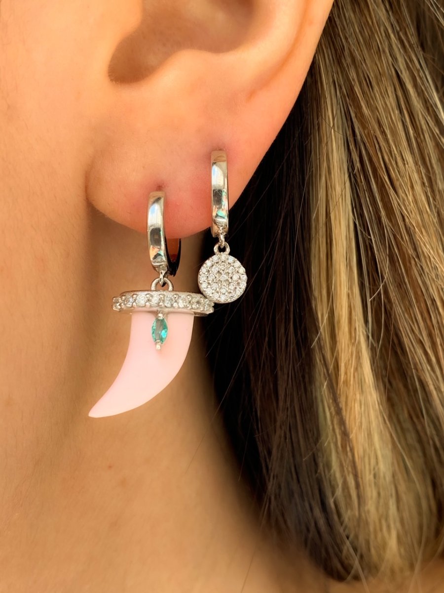 Brinco Dente De Sabre Resina Rosa Bebe E Zirconias Cristal E Turmalina Prata 925 Banho Rodio - Image 3